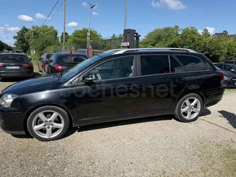 Usado Toyota Avensis Executive 150 CV (110 kW) 2006 Negro Familiar