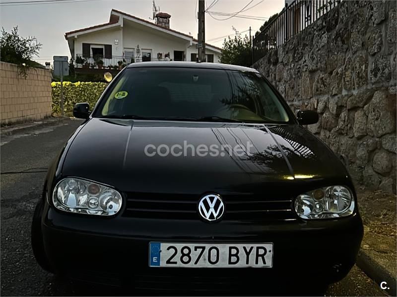 Usado VW Golf IV Highline 105 CV (77 kW) 2002 Negro Berlina