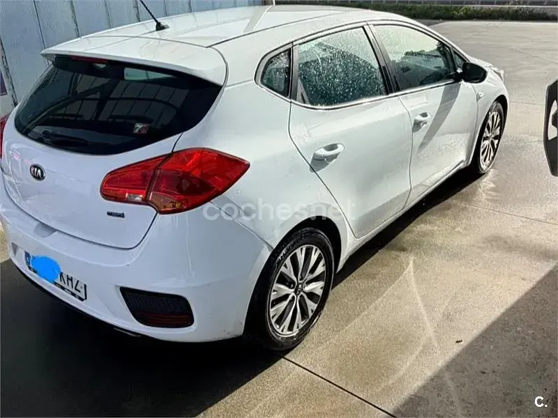 Usado Kia Ceed GT 90 CV (66 kW) 2018 Blanco Berlina