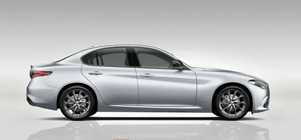 Usado Alfa Romeo Giulia Sprint Sprint 160 CV (117 kW) 2023 Gris Coupe