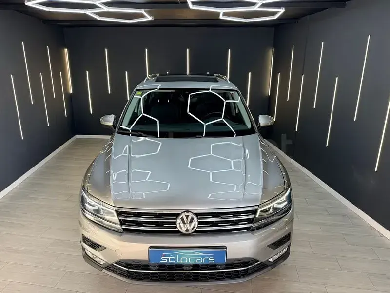 Usado VW Tiguan Sportline 190 CV (139 kW) 2017 Gris / plata SUV
