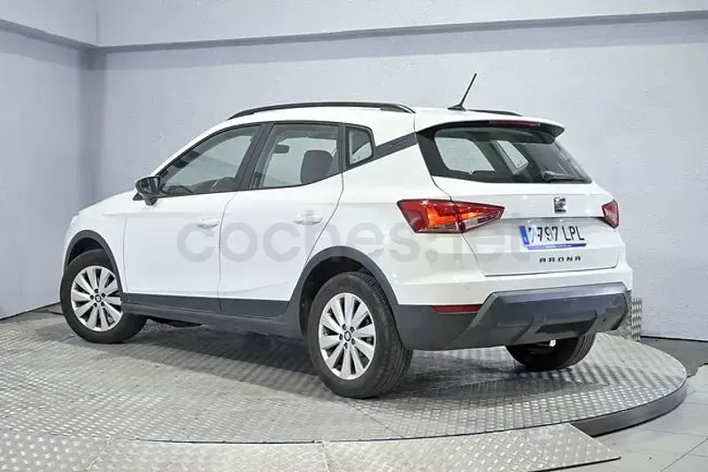 Usado Seat Arona Style 110 CV (80 kW) 2021 Blanco SUV