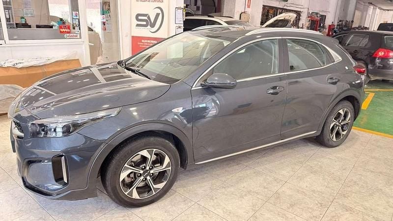 Usado Kia XCeed 101 CV (74 kW) 2024 Gris SUV