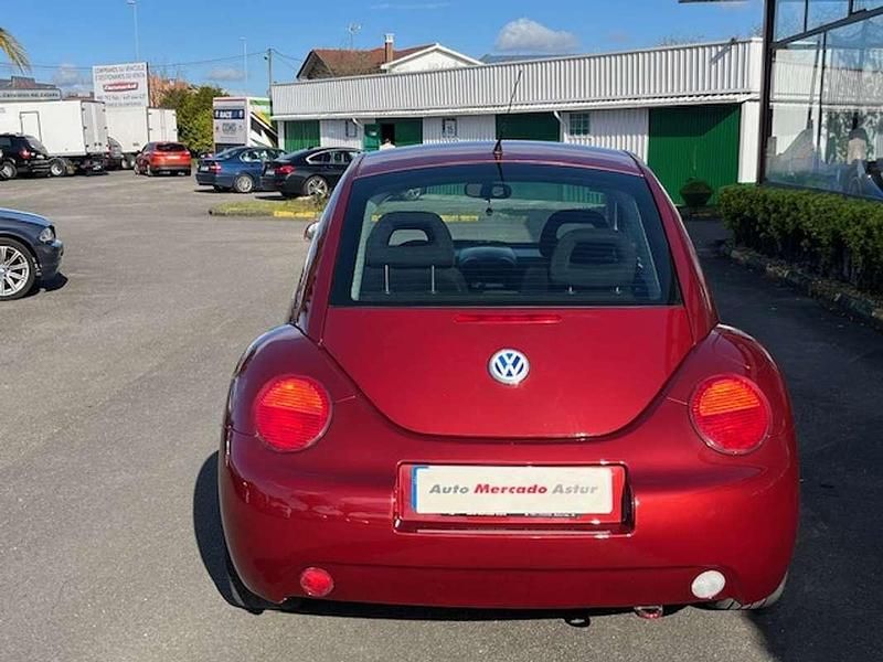 Usado VW Beetle 116 CV (85 kW) 2000 Burdeos Utilitario