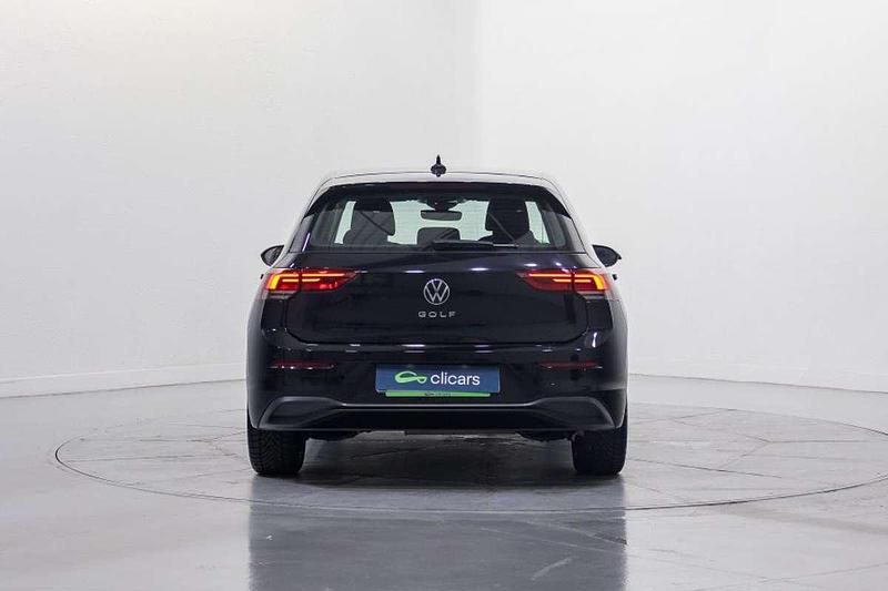 Usado VW Golf VIII Life 116 CV (85 kW) 2021 Negro Utilitario