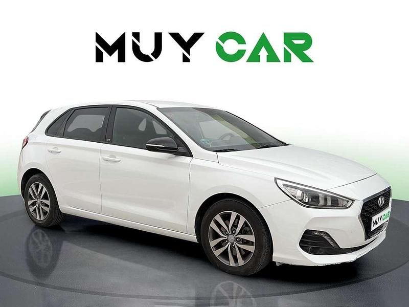 Usado Hyundai i30 GO! 120 CV (88 kW) 2019 Negro Utilitario