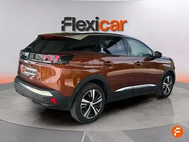 Usado Peugeot 3008 Allure 130 CV (95 kW) 2020 Marrón SUV