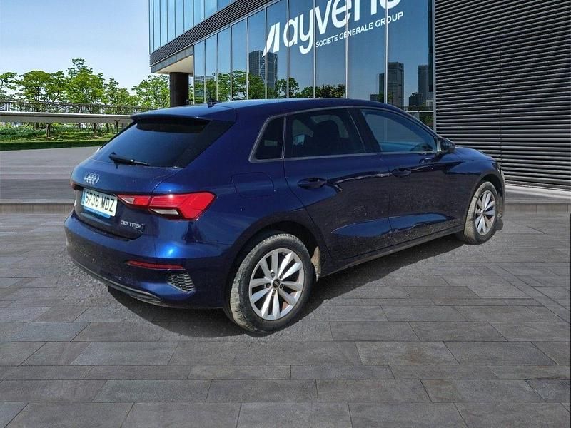 Usado Audi A3 Premium 110 CV (80 kW) 2023 Azul Berlina