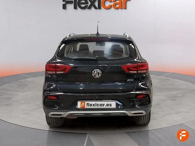 Usado MG ZS Luxury 111 HP (81 kW) 2022 Preto Sedan