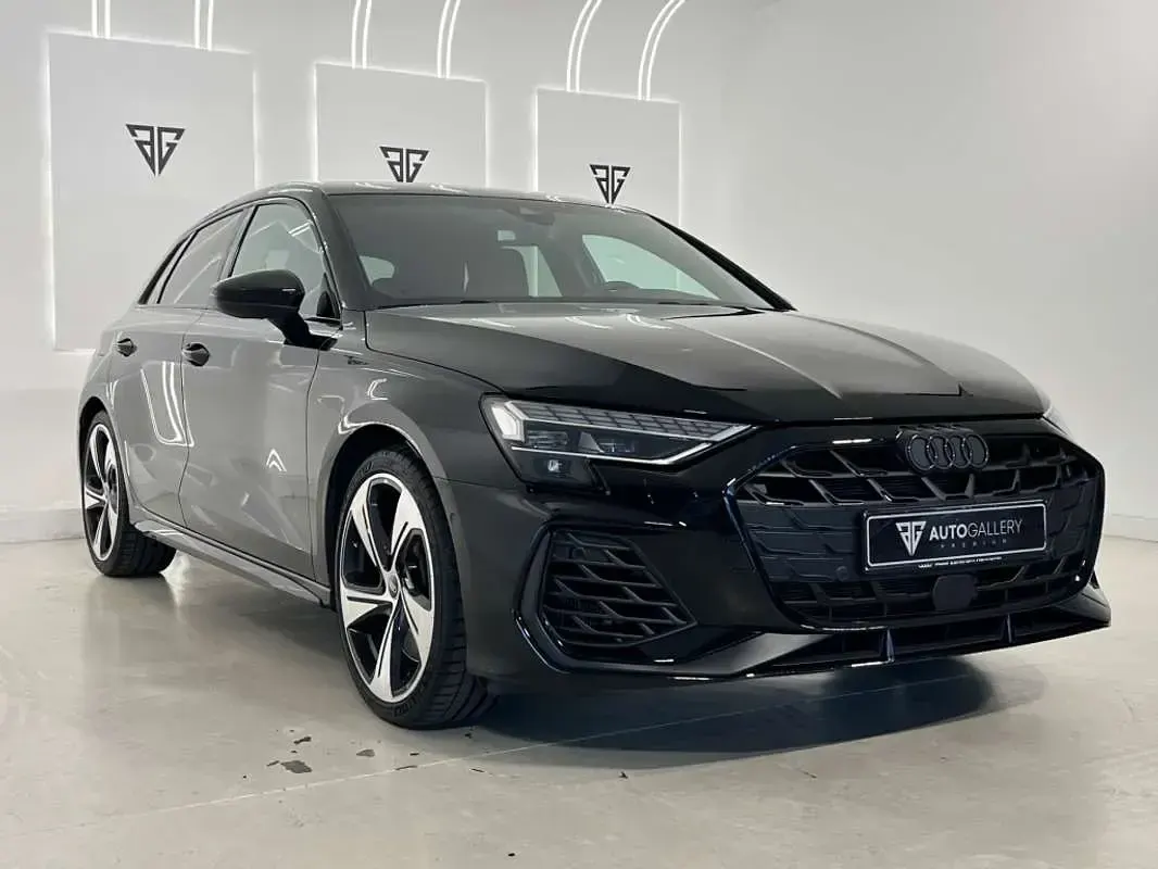 Usado Audi S3 Sportback 333 CV (244 kW) 2024 Negro Utilitario