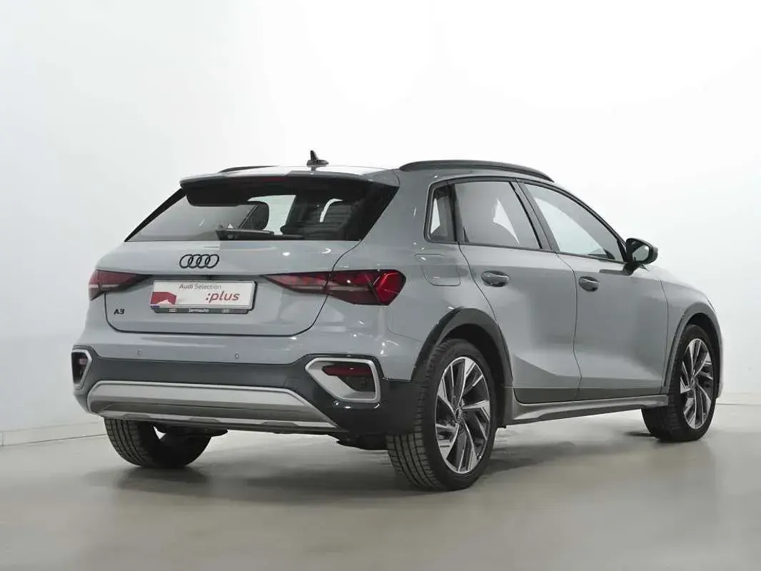 Usado Audi A3 Advanced 205 CV (150 kW) 2025 Gris SUV