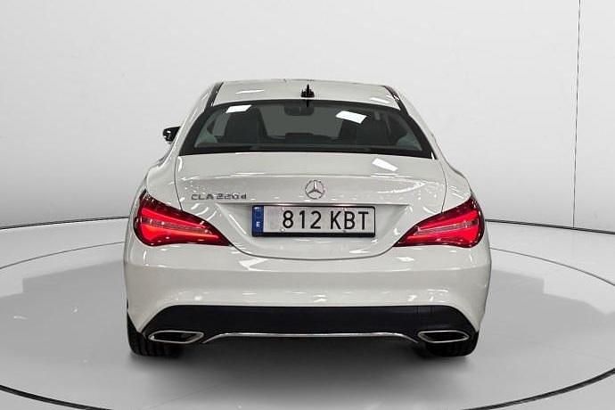Usado Mercedes CLA220 177 CV (130 kW) 2017 Berlina