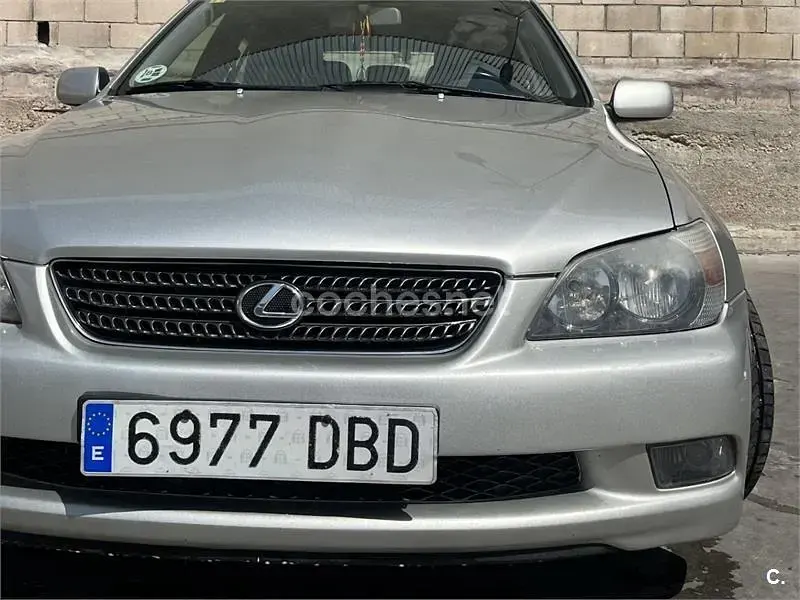 Usado Lexus IS200 Luxury Line 155 CV (114 kW) 2004 Blanco Familiar