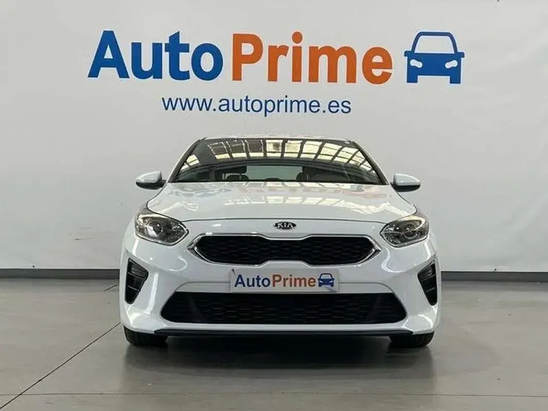 Usado Kia Ceed 120 CV (88 kW) 2021 Blanco Utilitario