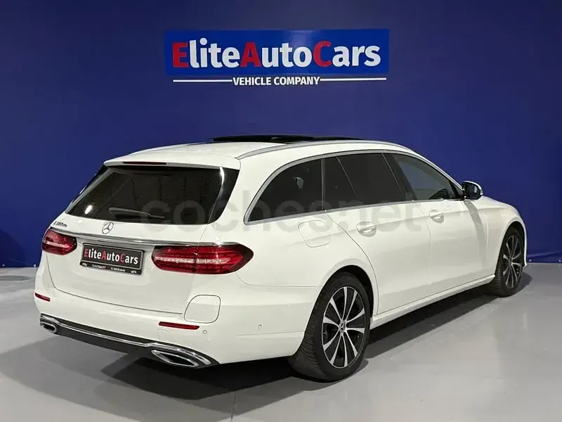 Usado Mercedes E300 306 CV (225 kW) 2022 Blanco Familiar