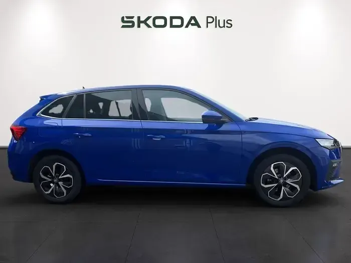 Usado Skoda Scala Selection 115 CV (84 kW) 2025 Azul Utilitario