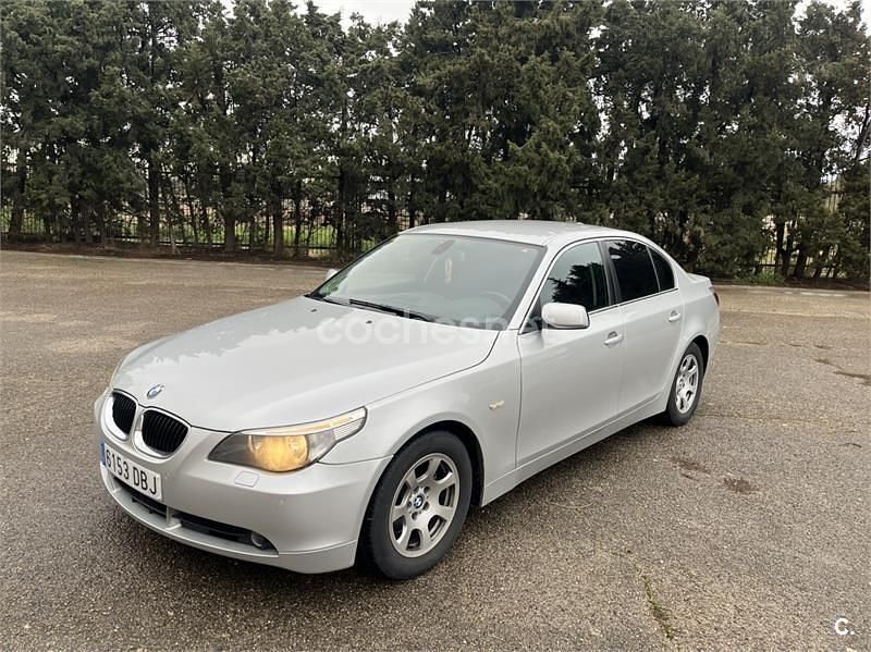 Usado BMW 530 231 CV (169 kW) 2004 Gris / plata Berlina