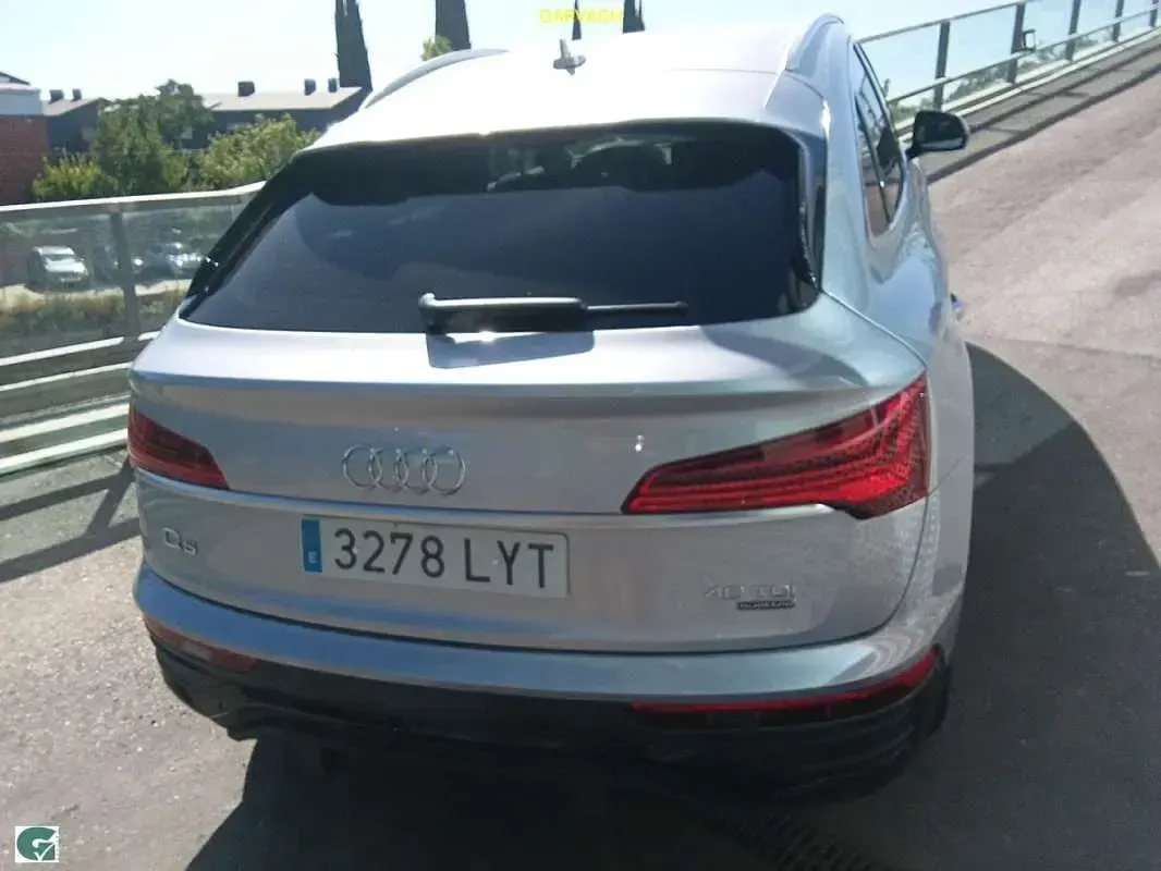 Usado Audi Q5 Sportback Advanced 204 CV (150 kW) 2022 Gris SUV