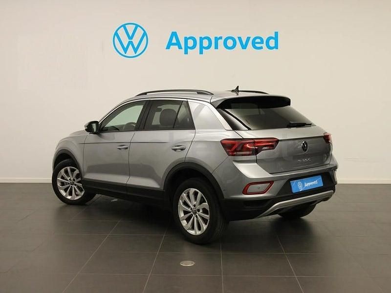 Usado VW T-Roc Life 150 CV (110 kW) 2024 Gris / plata SUV