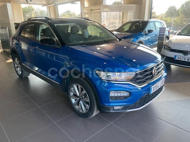 Usado VW T-Roc Advance 110 CV (80 kW) 2021 Azul SUV