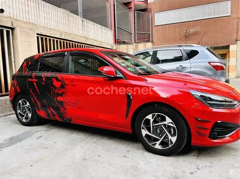 Usado Hyundai i30 115 CV (84 kW) 2025 Rojo Berlina