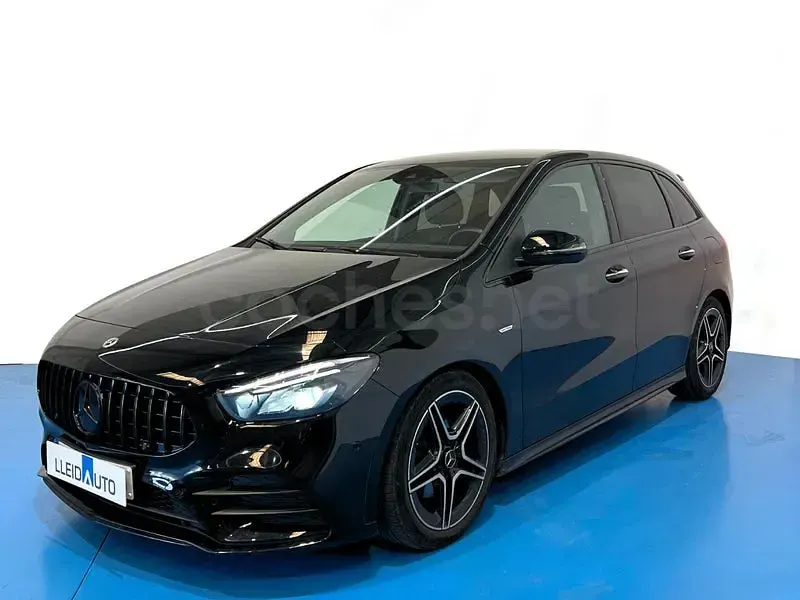 Usado Mercedes B200 150 CV (110 kW) 2021 Negro Utilitario