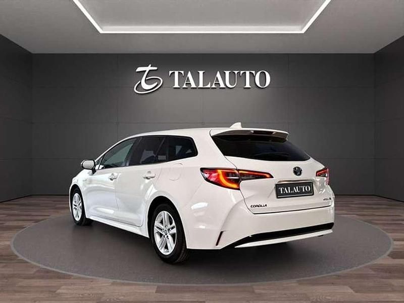 Usado Toyota Corolla Business Edition 122 CV (89 kW) 2019 Blanco Familiar