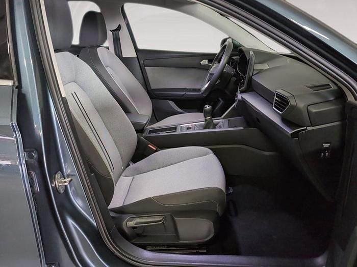 Usado Seat Leon Style 116 CV (85 kW) 2025 Gris Berlina