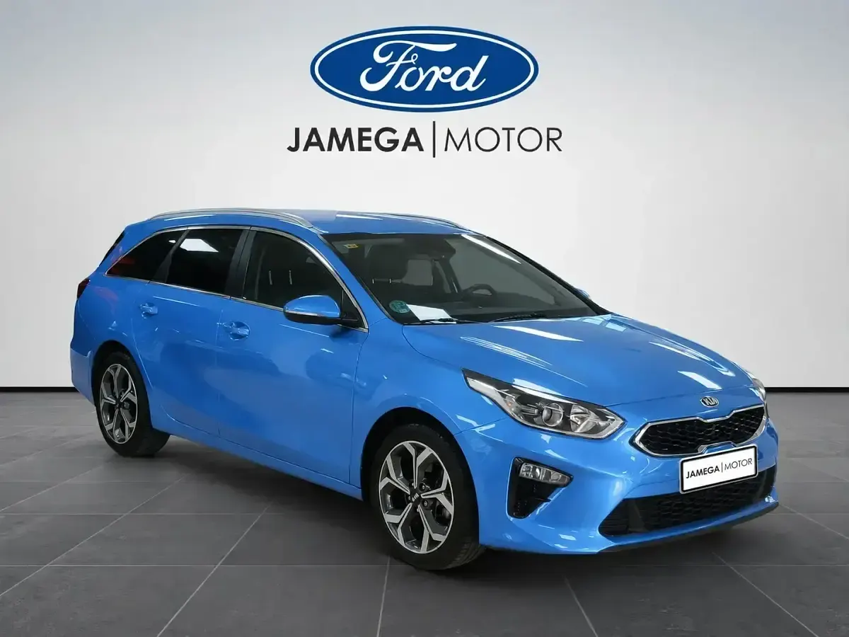 Usado Kia Ceed GT GT-Line 120 CV (88 kW) 2020 Azul Familiar