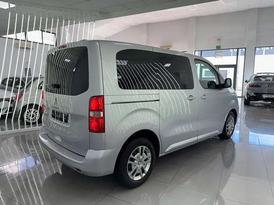 Usado Peugeot Traveller Business-Line 116 CV (85 kW) 2018 Gris Monovolumen