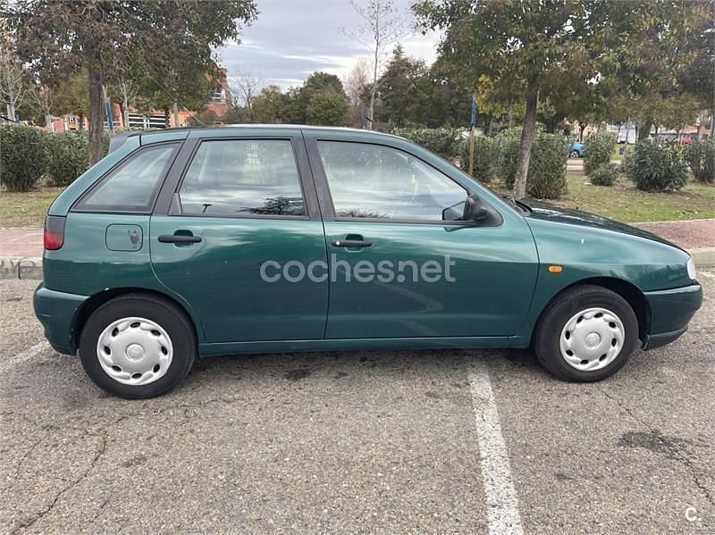 Verde Usado 1998 Seat Ibiza Berlina | 1200 € (Buen precio) - Imagen 1/4