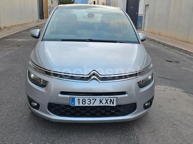 Usado Citroën Grand C4 Picasso Live 120 CV (88 kW) 2018 Gris / plata Monovolumen