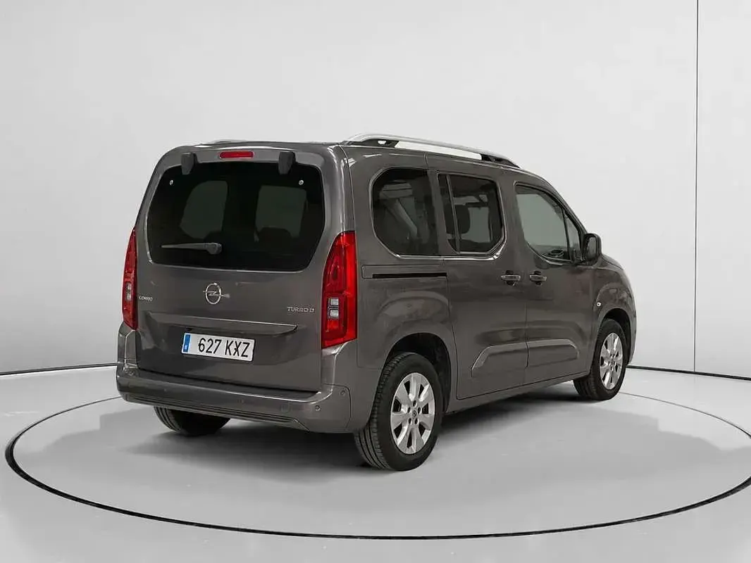 Usado Opel Combo Life Innovation 102 CV (75 kW) 2019 Gris Monovolumen