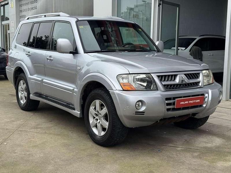 Usado Mitsubishi Montero 160 CV (117 kW) 2006 Plateado SUV