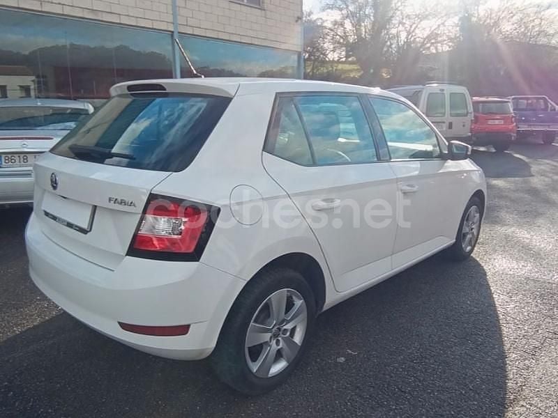 Usado Skoda Fabia Business Line 75 CV (55 kW) 2018 Blanco Berlina
