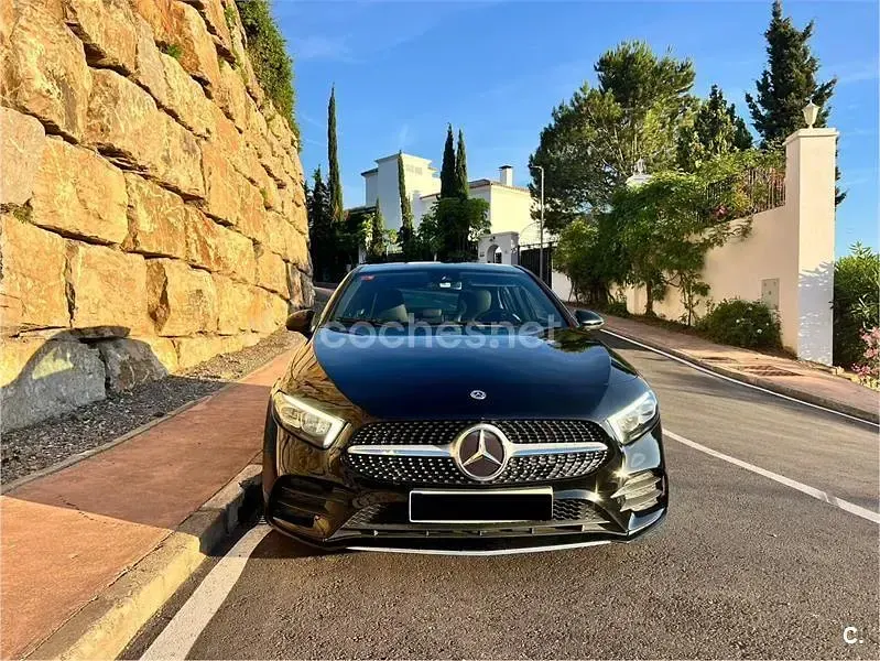 Usado Mercedes A200 163 CV (119 kW) 2021 Negro Berlina