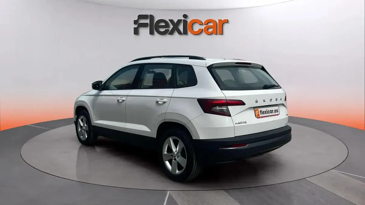 Usado Skoda Karoq Ambition 150 CV (110 kW) 2020 Blanco SUV