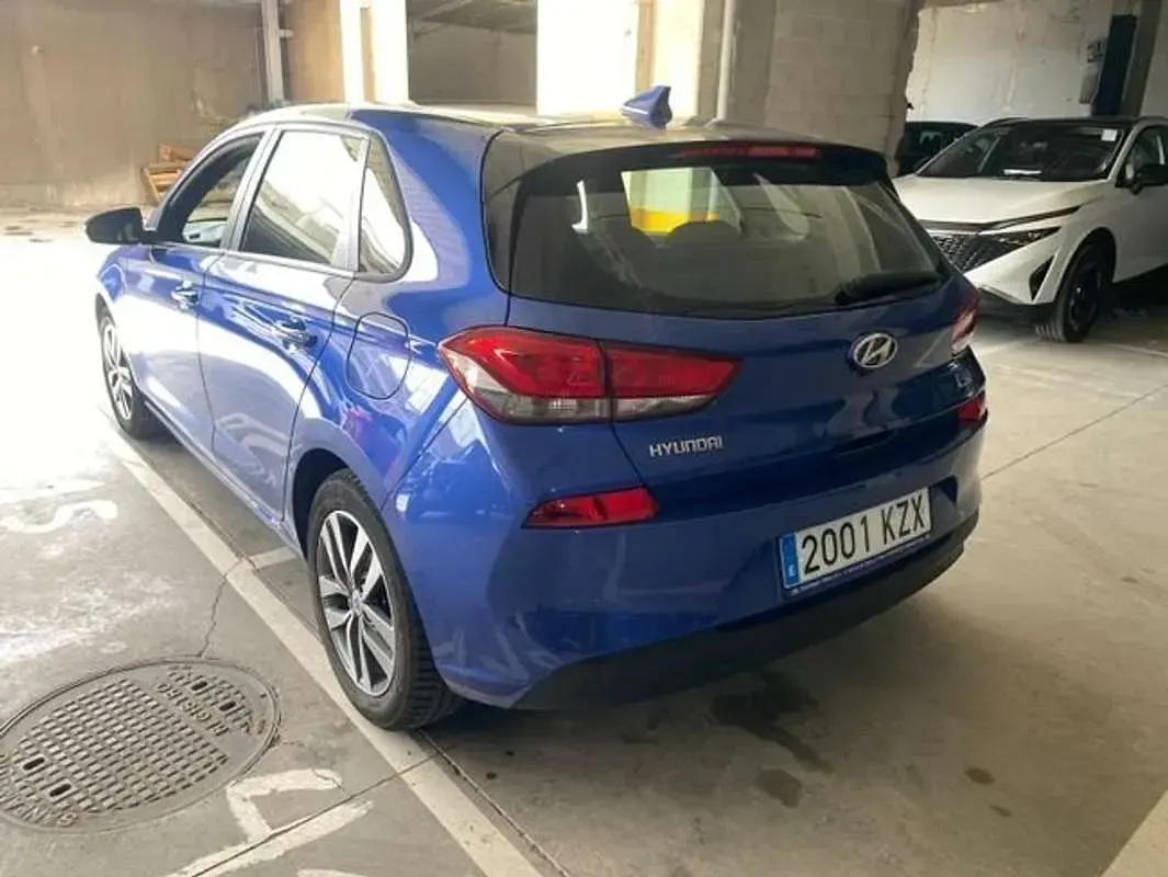 Usado Hyundai i30 95 CV (69 kW) 2018 Azul Utilitario