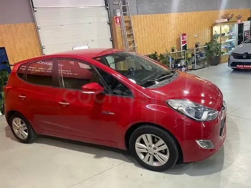 Usado Hyundai ix20 115 CV (84 kW) 2014 Rojo Utilitario
