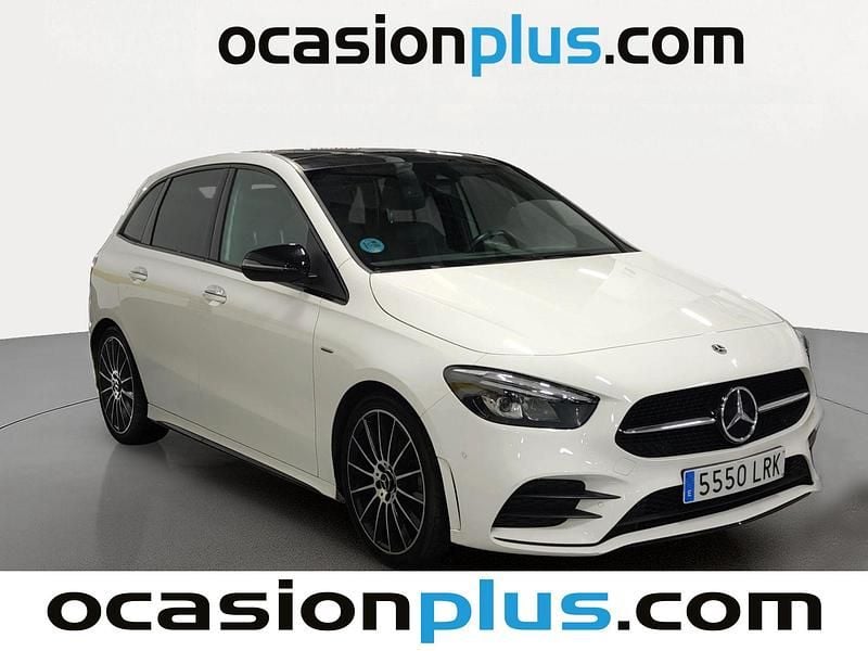 Usado Mercedes B180 AMG 136 CV (100 kW) 2021 Blanco Monovolumen