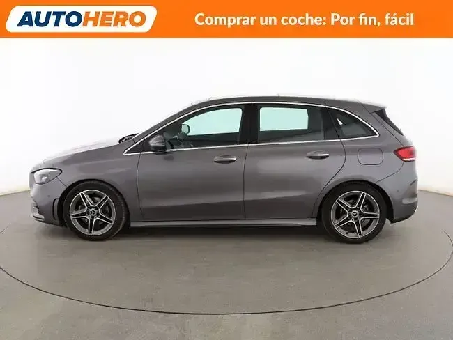 Usado Mercedes B180 AMG line 116 CV (85 kW) 2022 Gris Utilitario