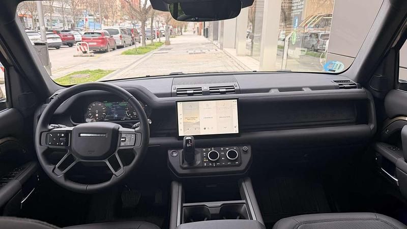 Usado Land Rover Defender SE Dynamic 249 CV (183 kW) 2025 Amarillo SUV