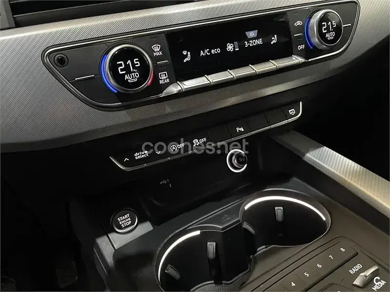 Usado Audi A4 190 CV (139 kW) 2018 Negro Familiar