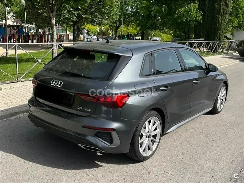 Usado Audi A3 S-Line 150 CV (110 kW) 2023 Gris / plata Berlina