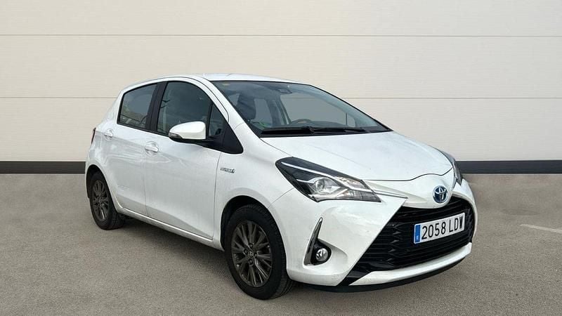 Blanco Usado 2020 Toyota Yaris Hybrid Active Berlina | 16.500 € (Precio justo) - Imagen 1/4