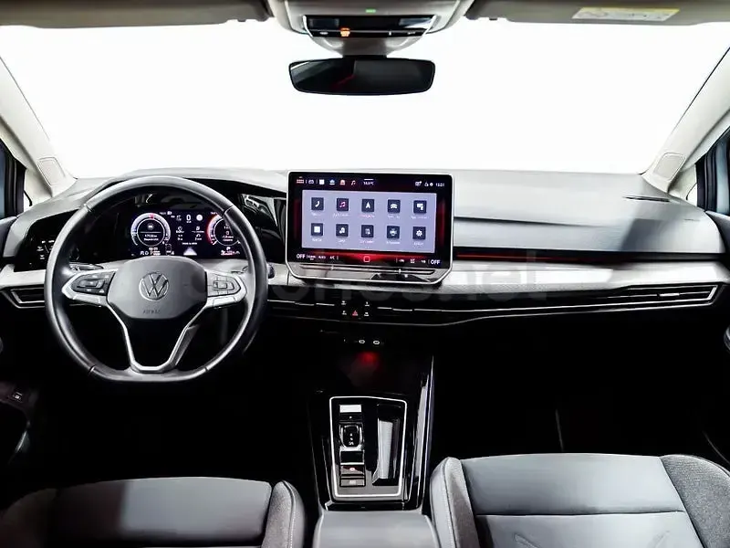 Usado VW Golf VIII Style 204 CV (150 kW) 2025 Gris / plata Berlina