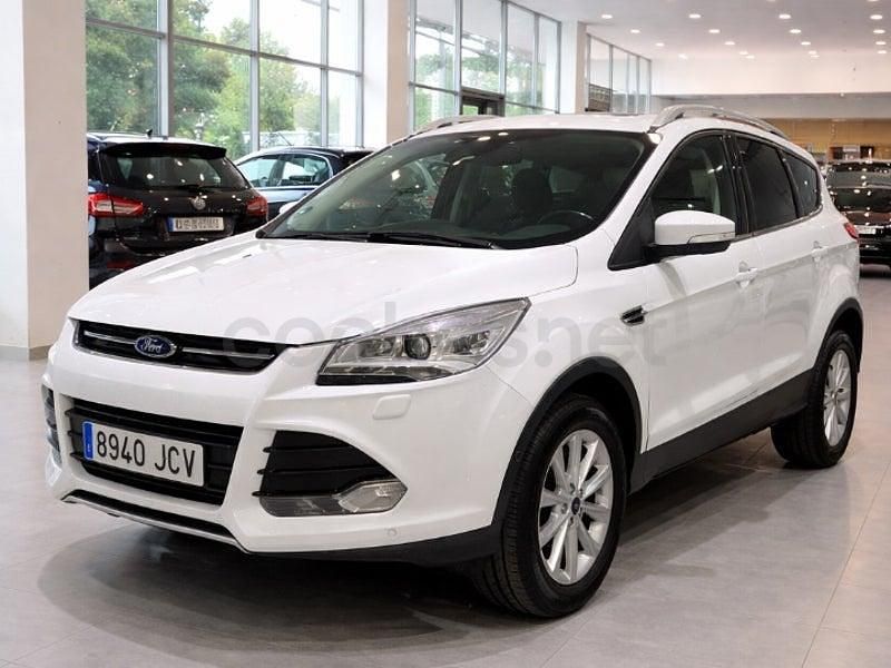 Usado Ford Kuga Titanium 140 CV (102 kW) 2015 Blanco SUV