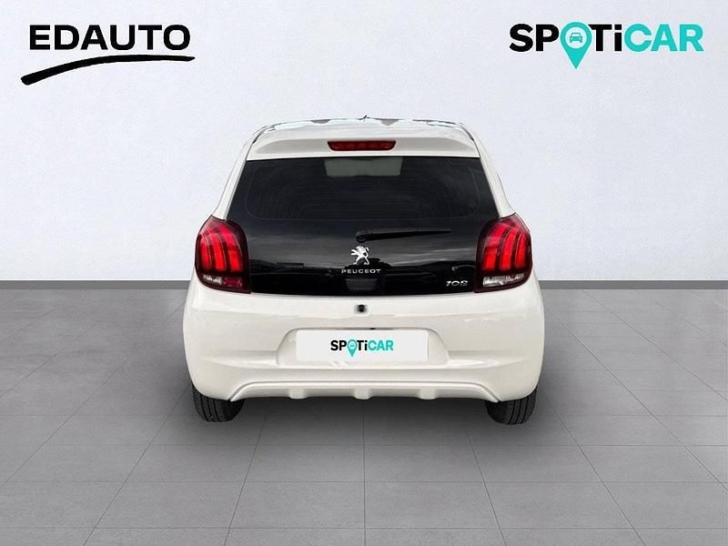 Usado Peugeot 108 Active 72 CV (52 kW) 2021 Blanco Utilitario