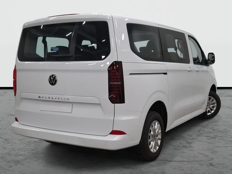 Usado VW Caravelle 100 kW (136 CV) 2025 Clear white Monovolumen