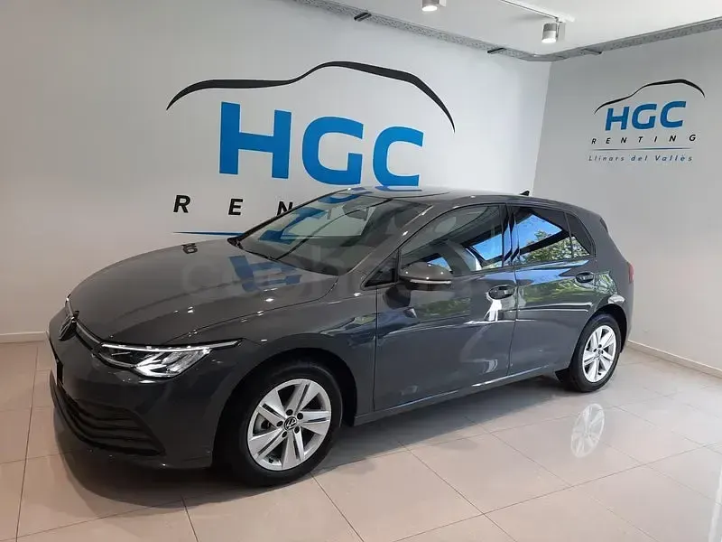 Usado VW Golf VIII Life 115 CV (84 kW) 2023 Gris / plata Berlina